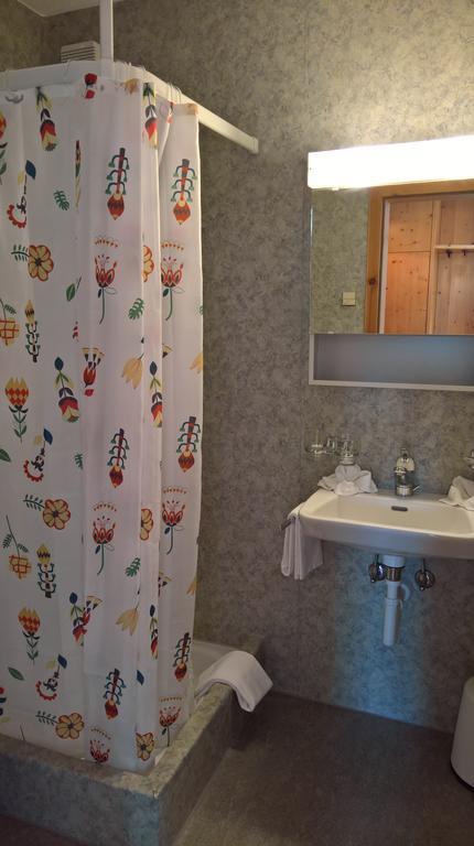 B&B Chasa Arfusch Ardez エクステリア 写真